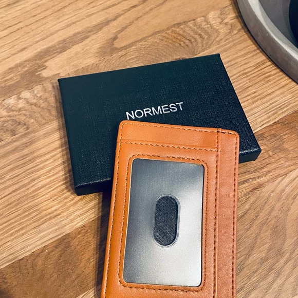 Normest AirTag Wallet - Picture 4 of 4